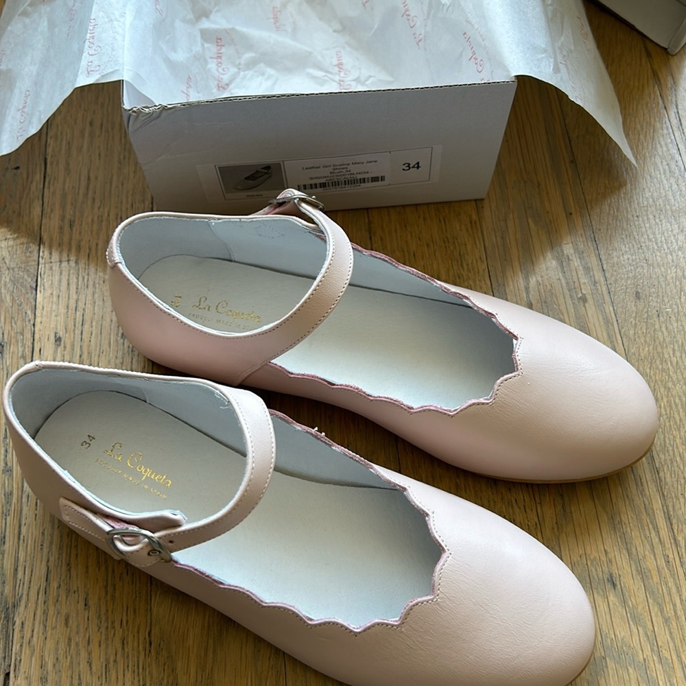 Brand new, La Coqueta girls shoe, light pink/blush size 34 (US 2.5)